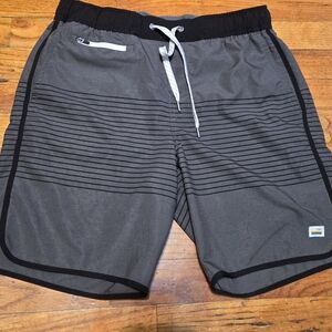 Vuori Banks Shorts Men's Small Gray W/ Black Stripes Swim Shorts (W28/29)
